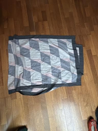 Geometric Pattern Tote Bag with Grey and Pink Triangle Design