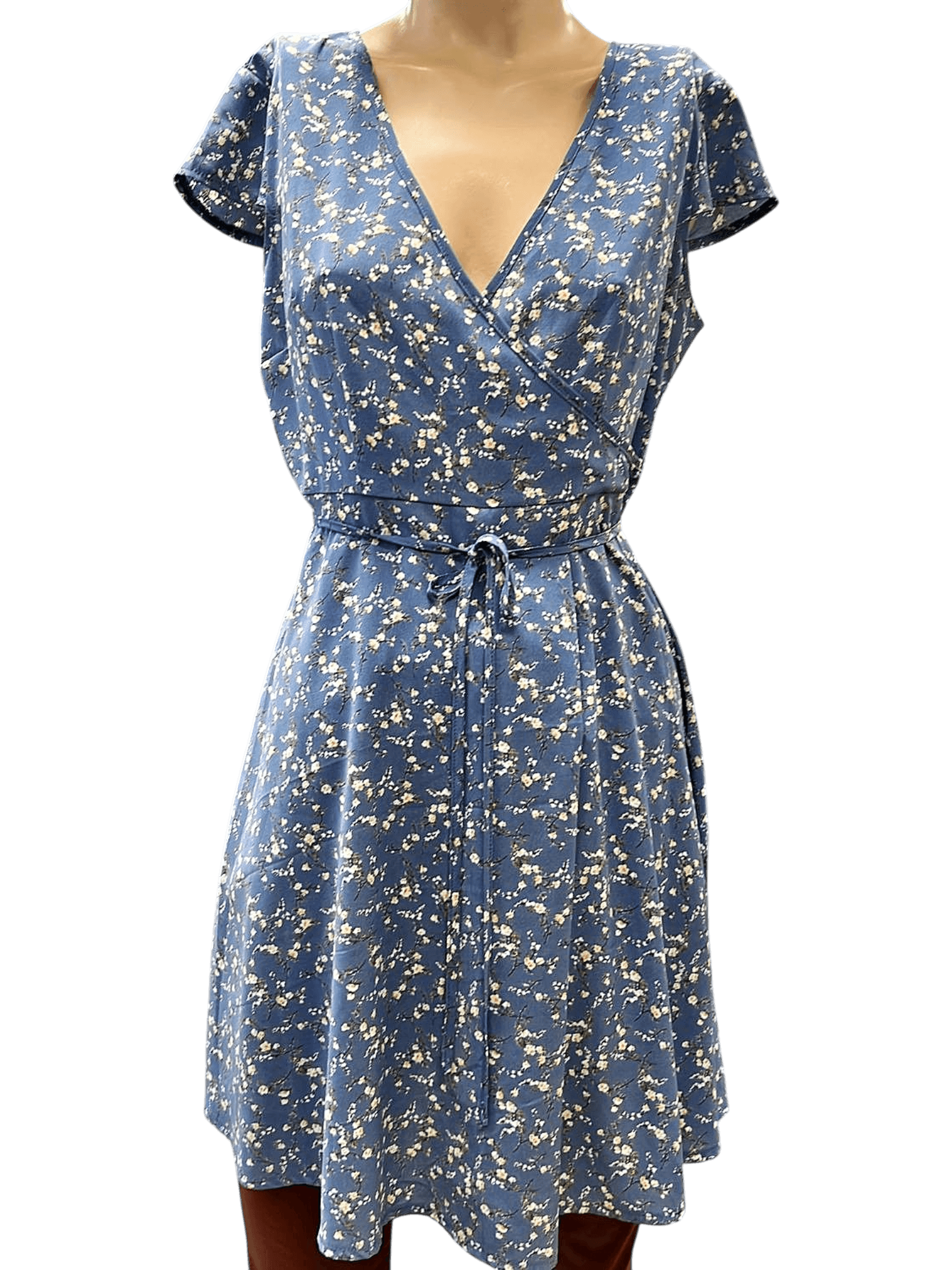 SheIn Sommerkleid mit Blumenmuster - Hellblaues Wickelkleid 1