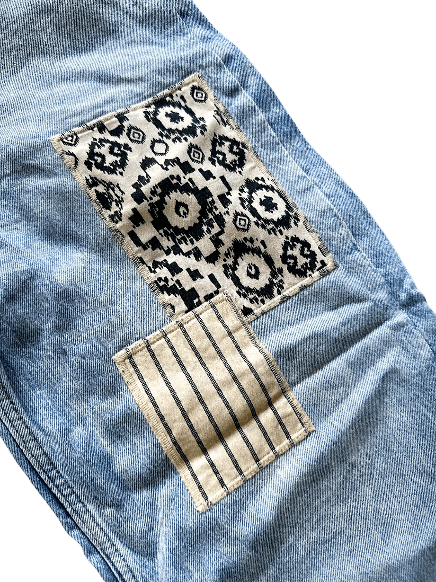Hellblaue Patchwork-Jeans mit Vintage-Look - Upcycling Design 2