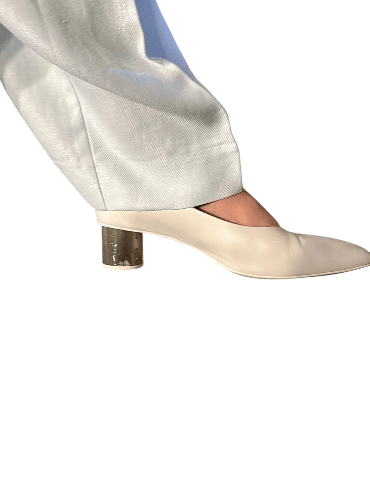 Elegante weiße Pumps mit modernem Absatz 2