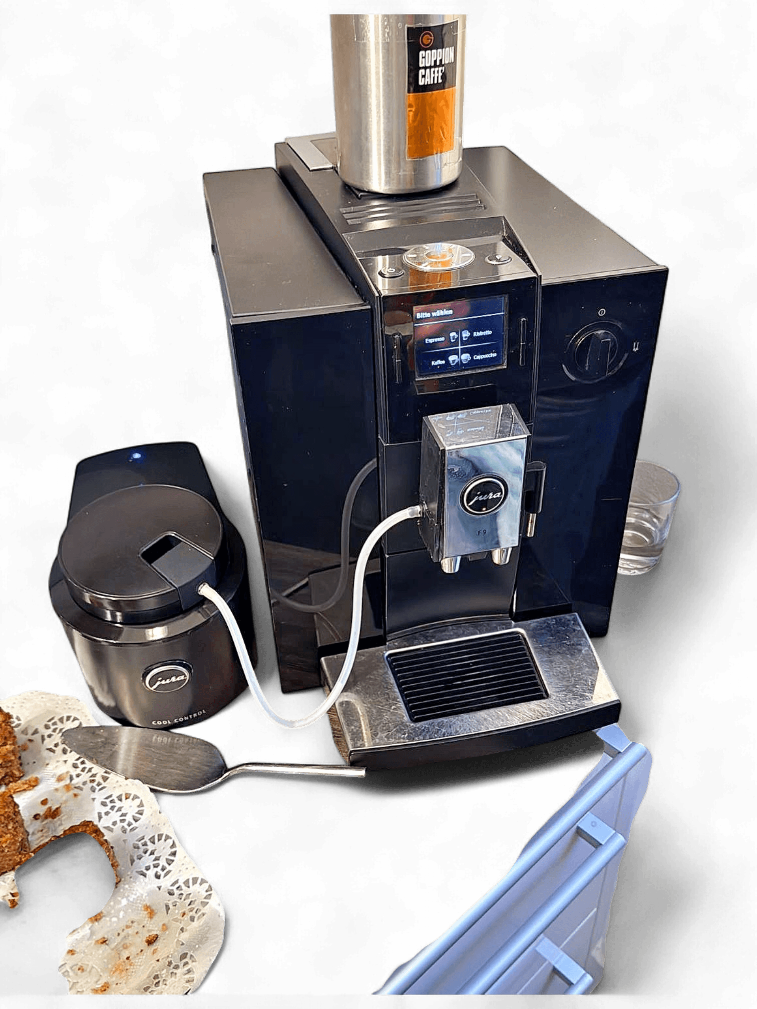 Jura F9 Kaffeevollautomat mit Cool Control Milchkühler 1