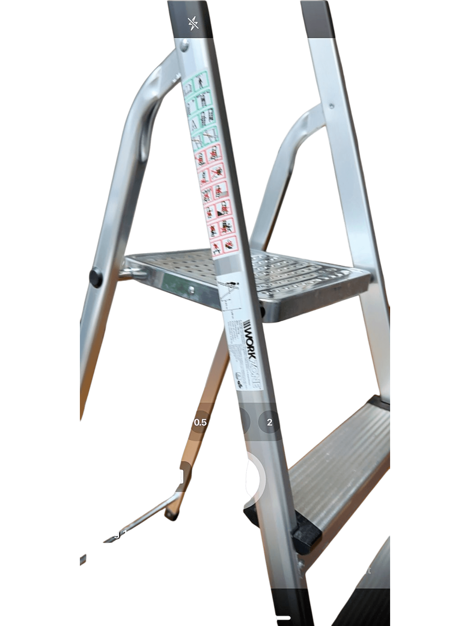 WORKZONE Metal Step Ladder with Safety Markings 3