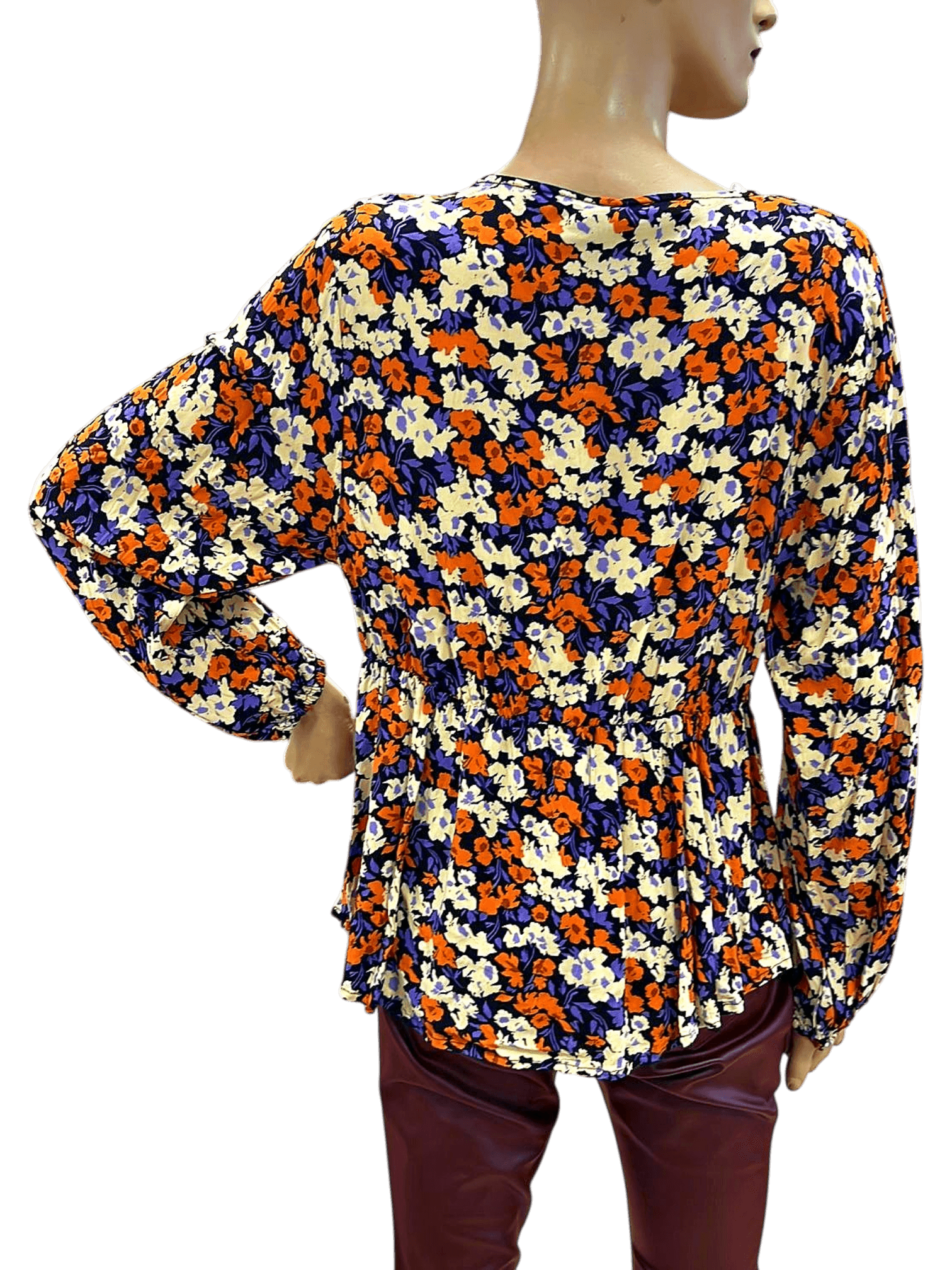 AMISU Blumengemusterte Wickelbluse mit V-Ausschnitt - Größe XXL 2