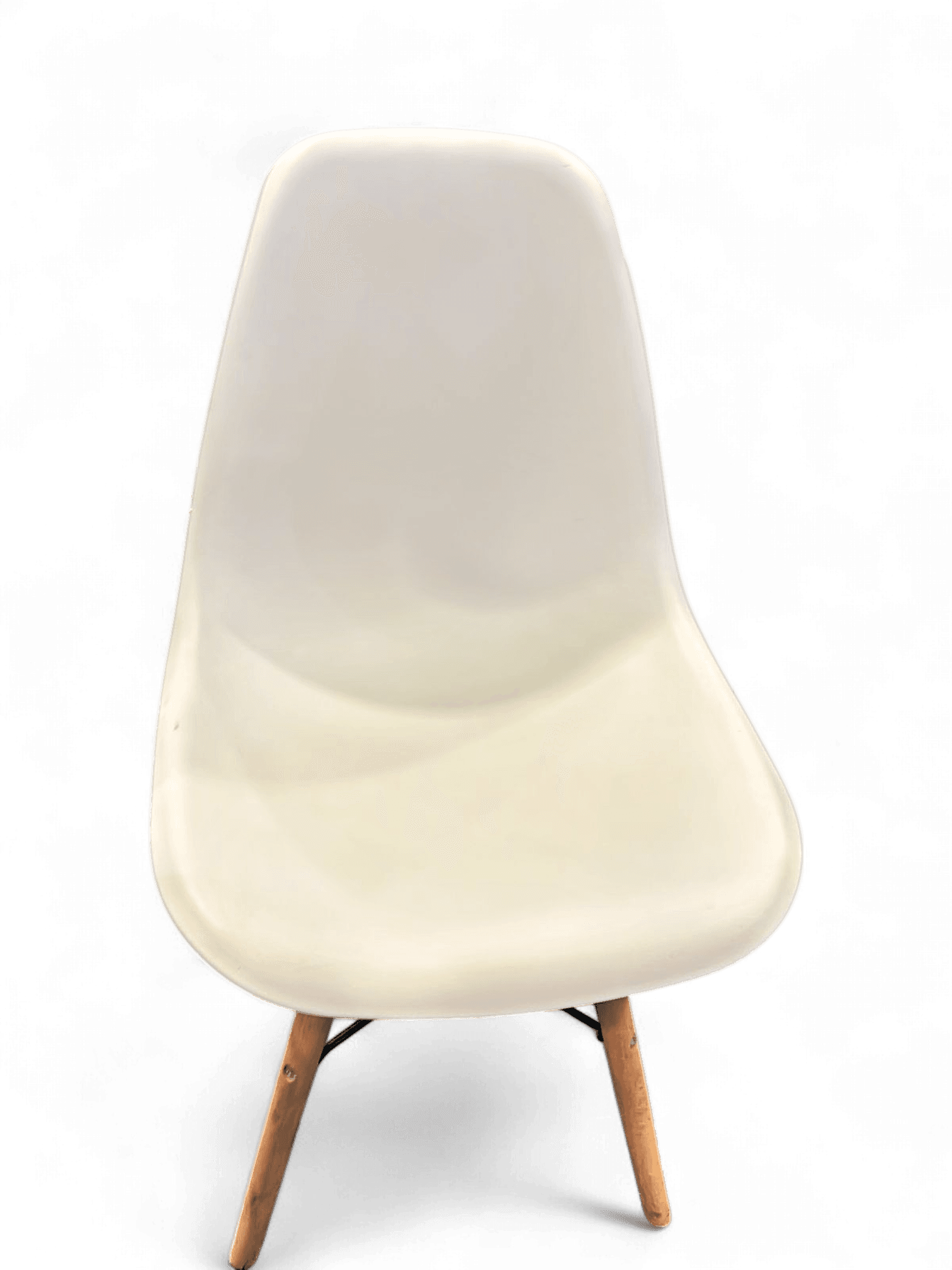 Eames Style White Shell Chair with Wooden Legs 2
