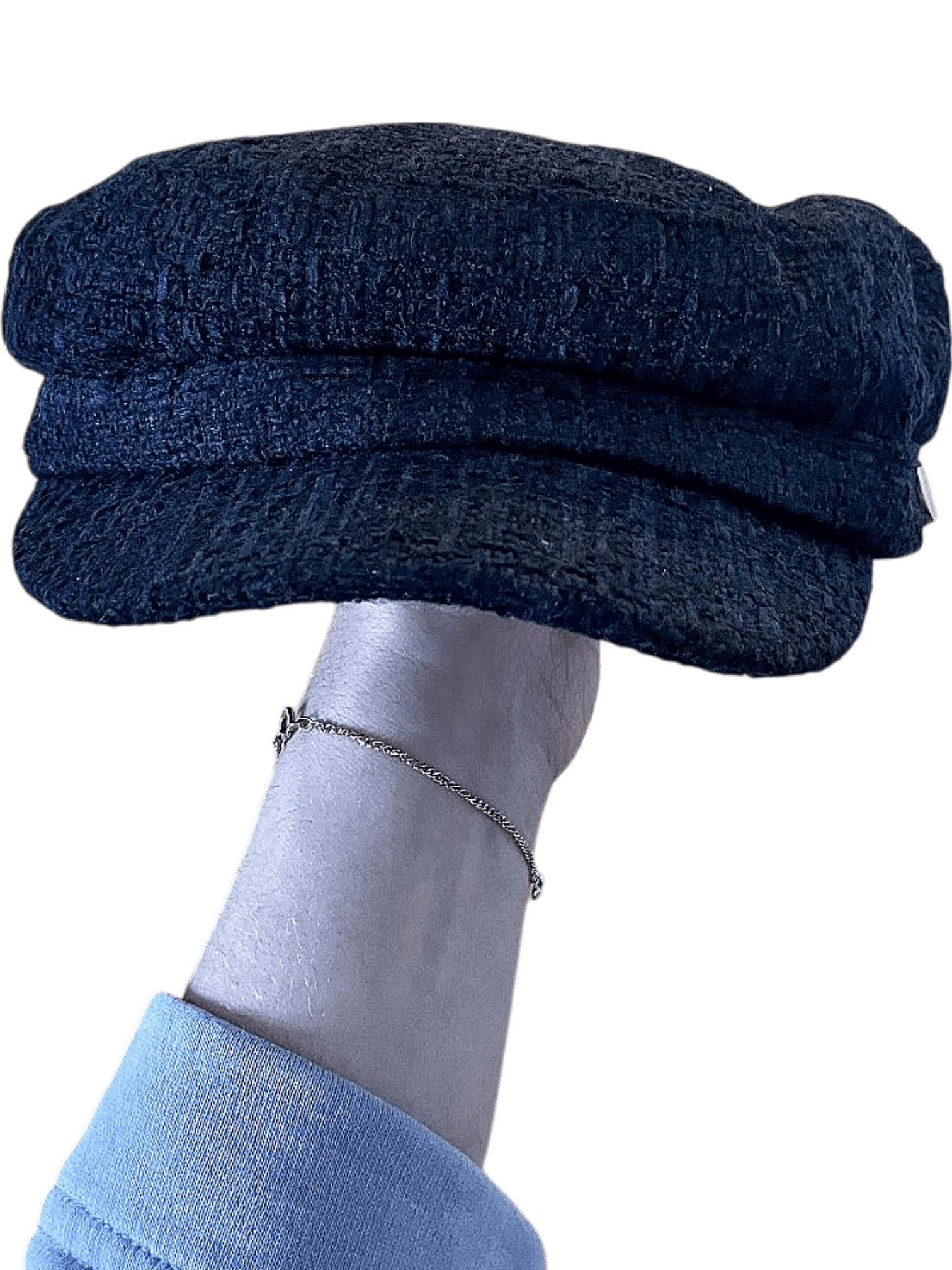 Schwarze MNG Kappe mit goldenen Details 2