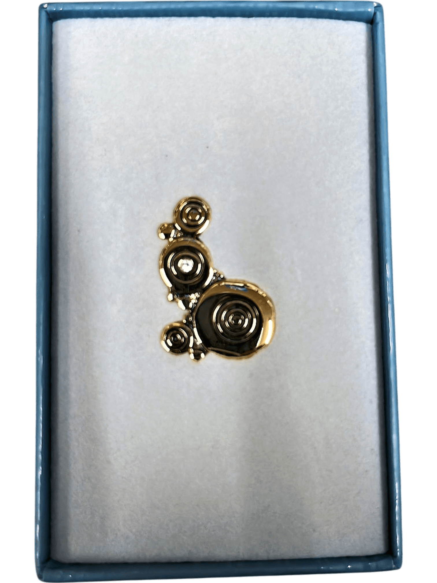 Goldenes Schmuckstück - Anhänger  1