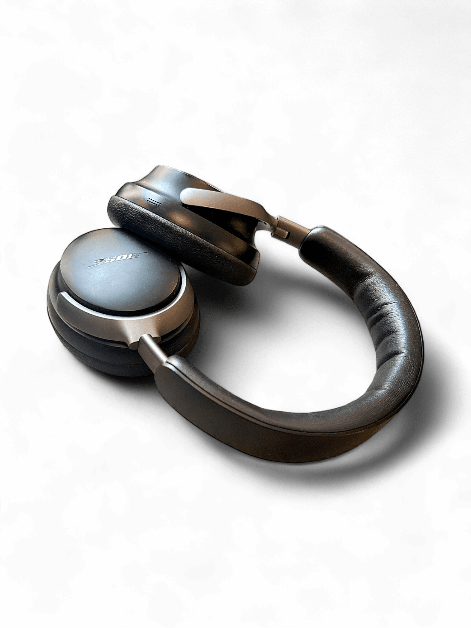 Bose QuietComfort Black Wireless Headphones 1