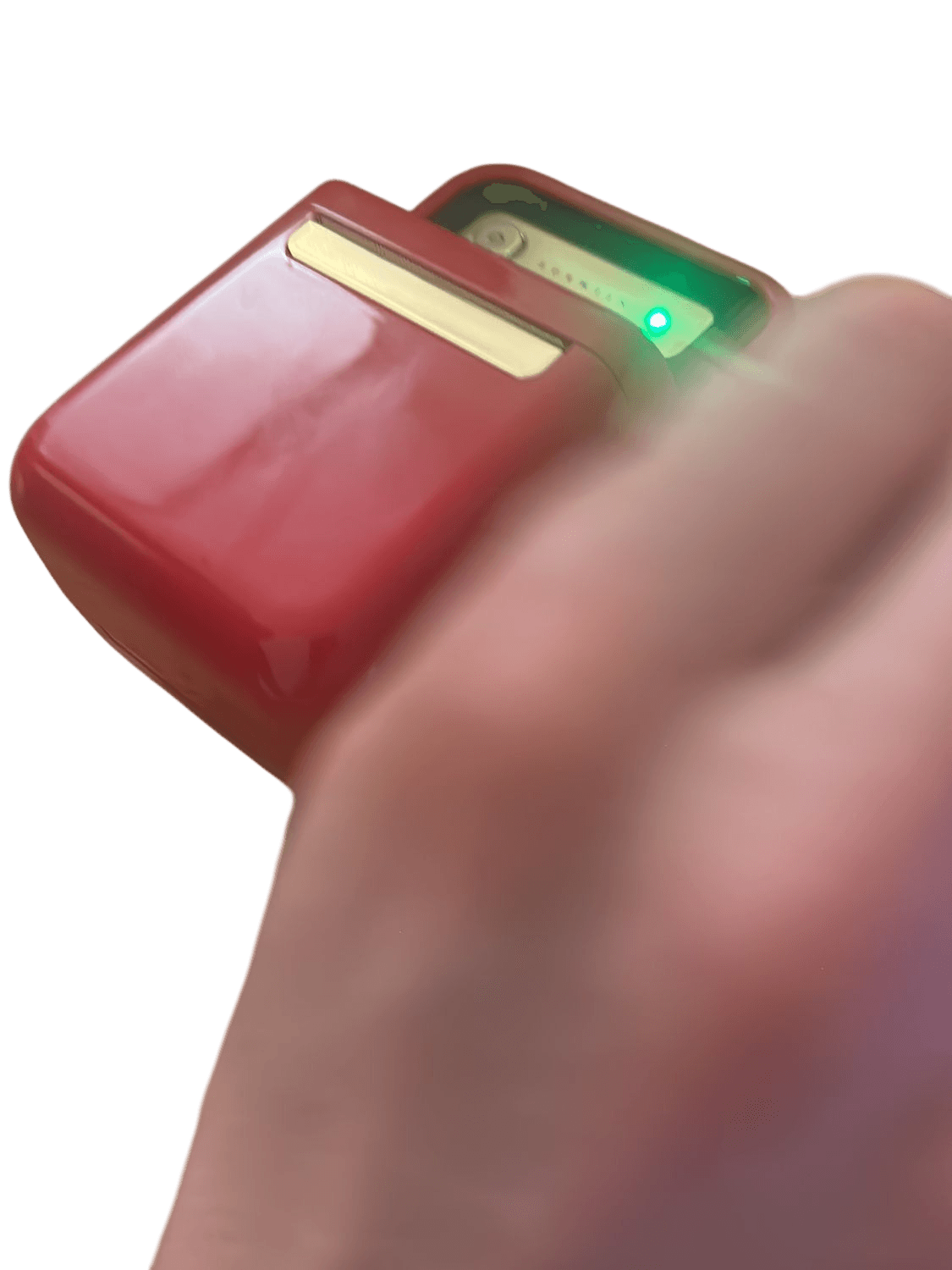 Kompakte rote Powerbank mit LED-Anzeige und ausklappbarem Stecker