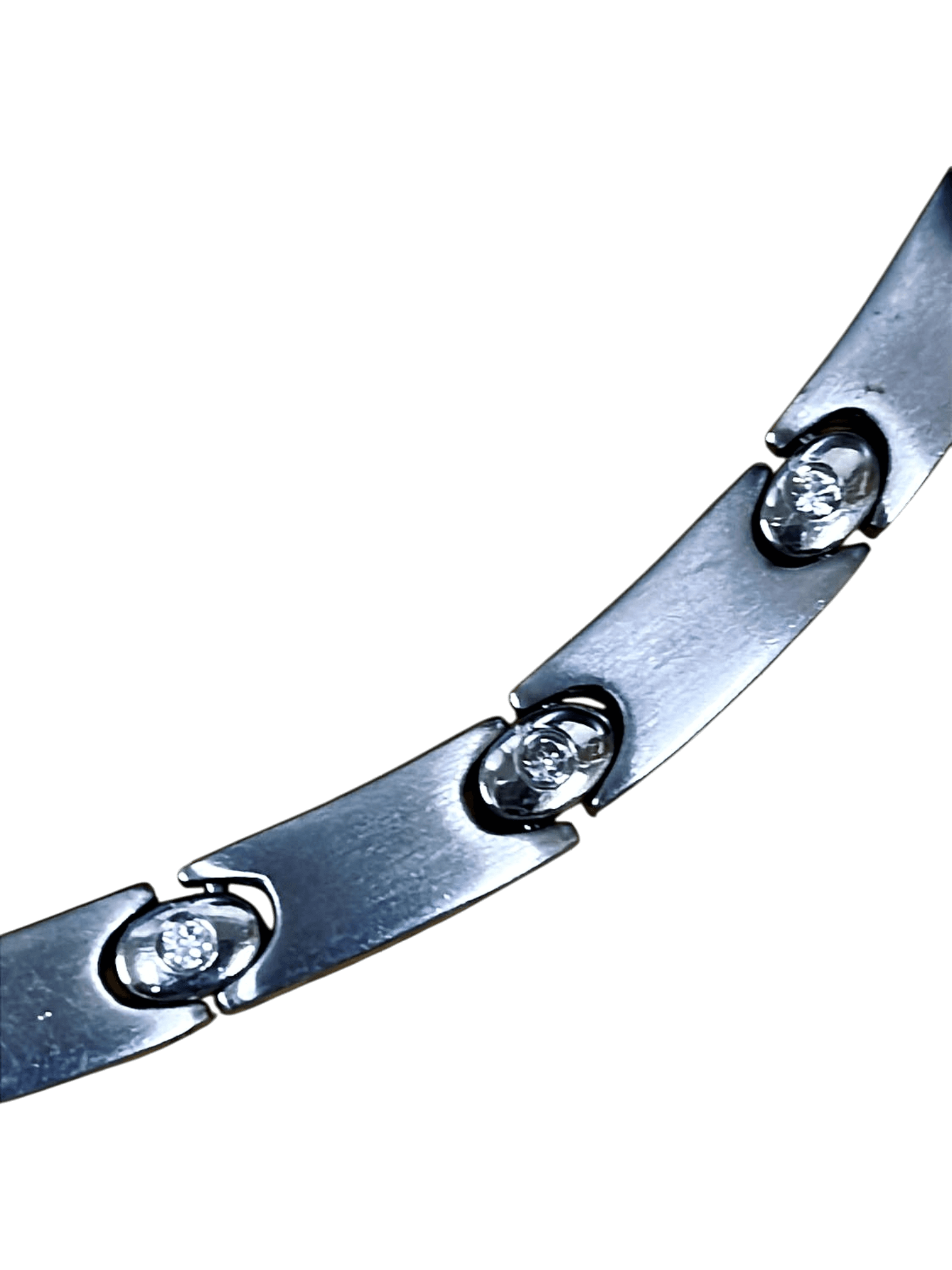 Elegante Edelstahl-Halskette mit Kristallsteinen im modernen Design 2