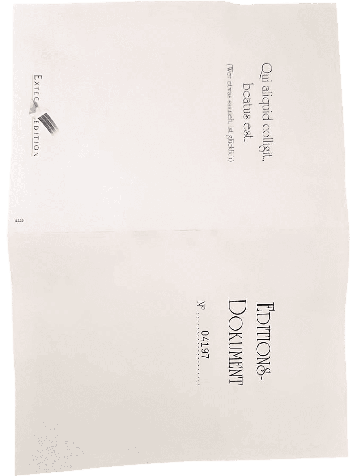 Royal Worcester Egyptian Collector Plate - Tutankhamun and Queen 5