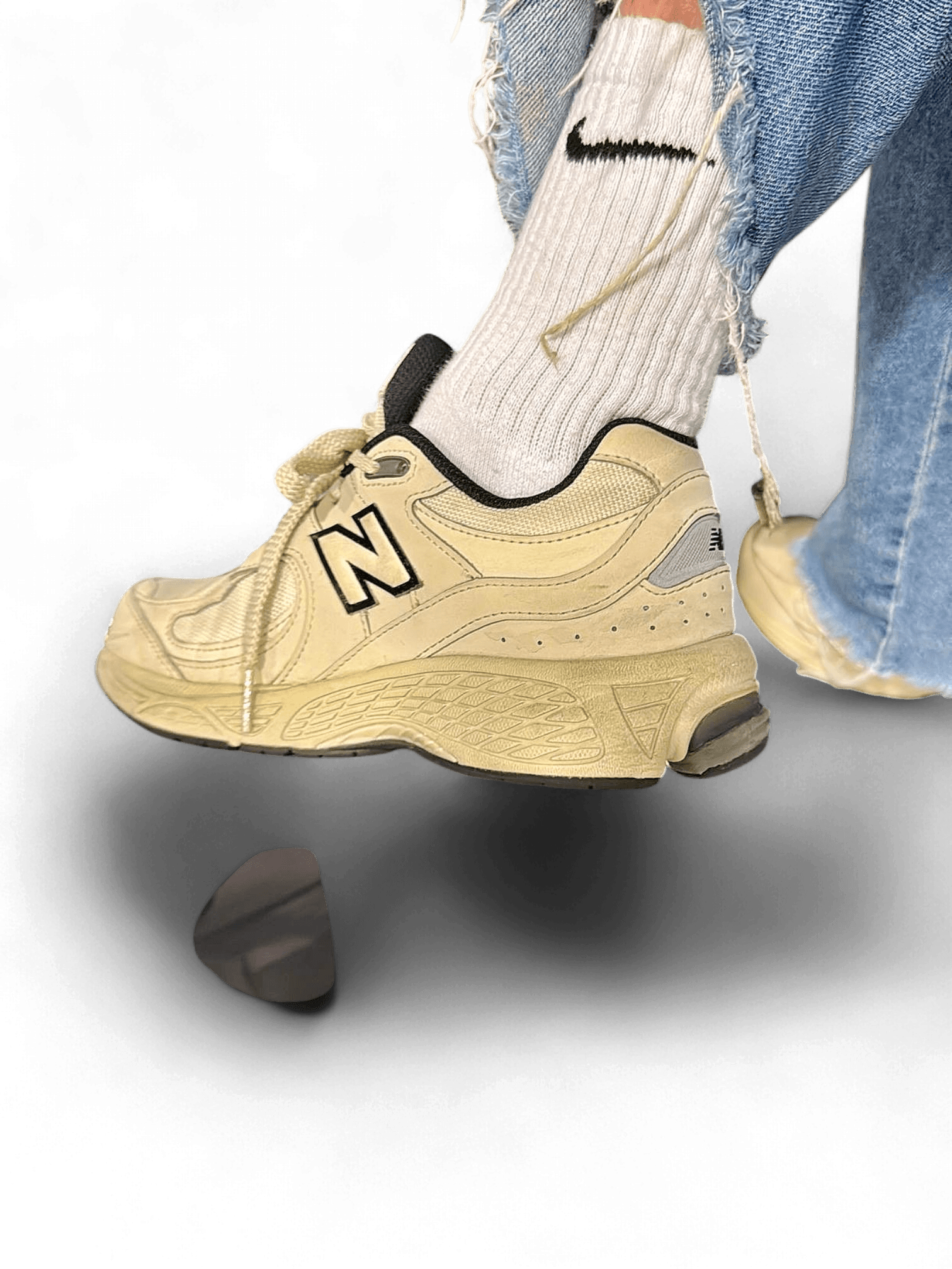 New Balance White/Beige Trainers - Used Condition 2