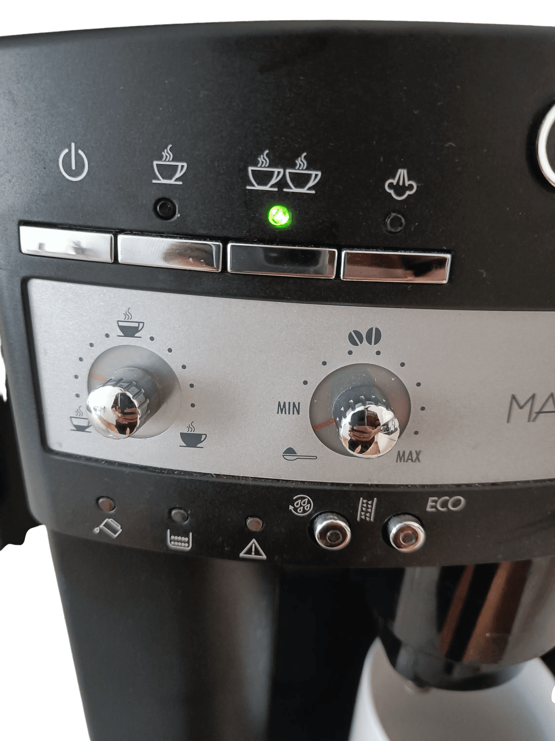 Bean-to-Cup Coffee Machine with Integrated Grinder and Steam Wand 2