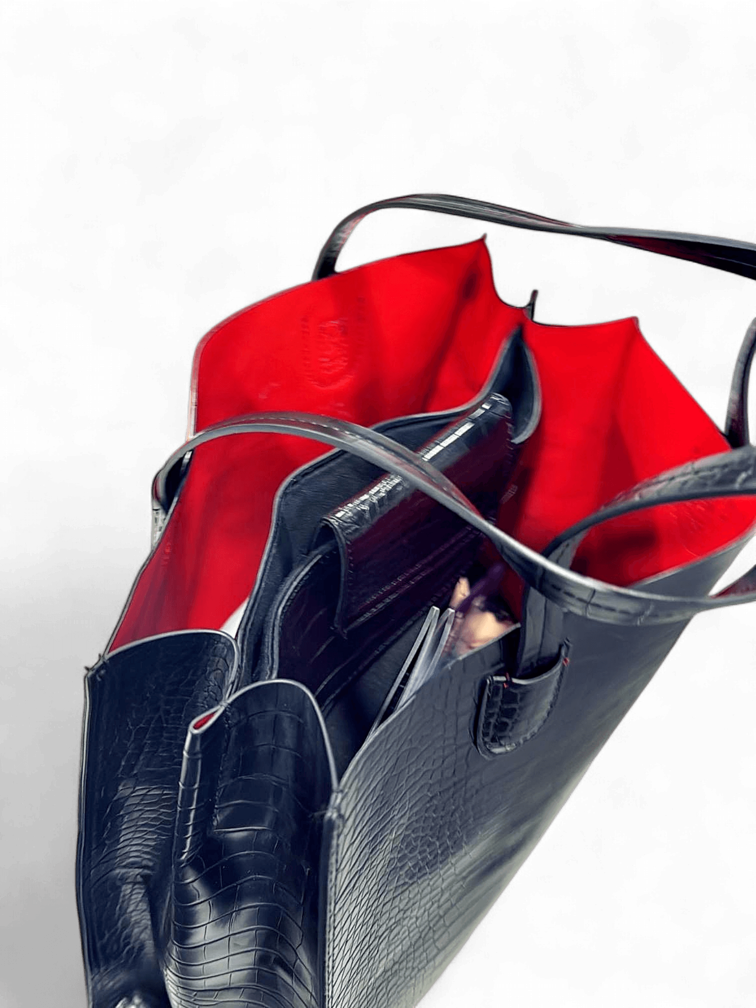 Black Crocodile Pattern Leather Handbag with Red Interior 2