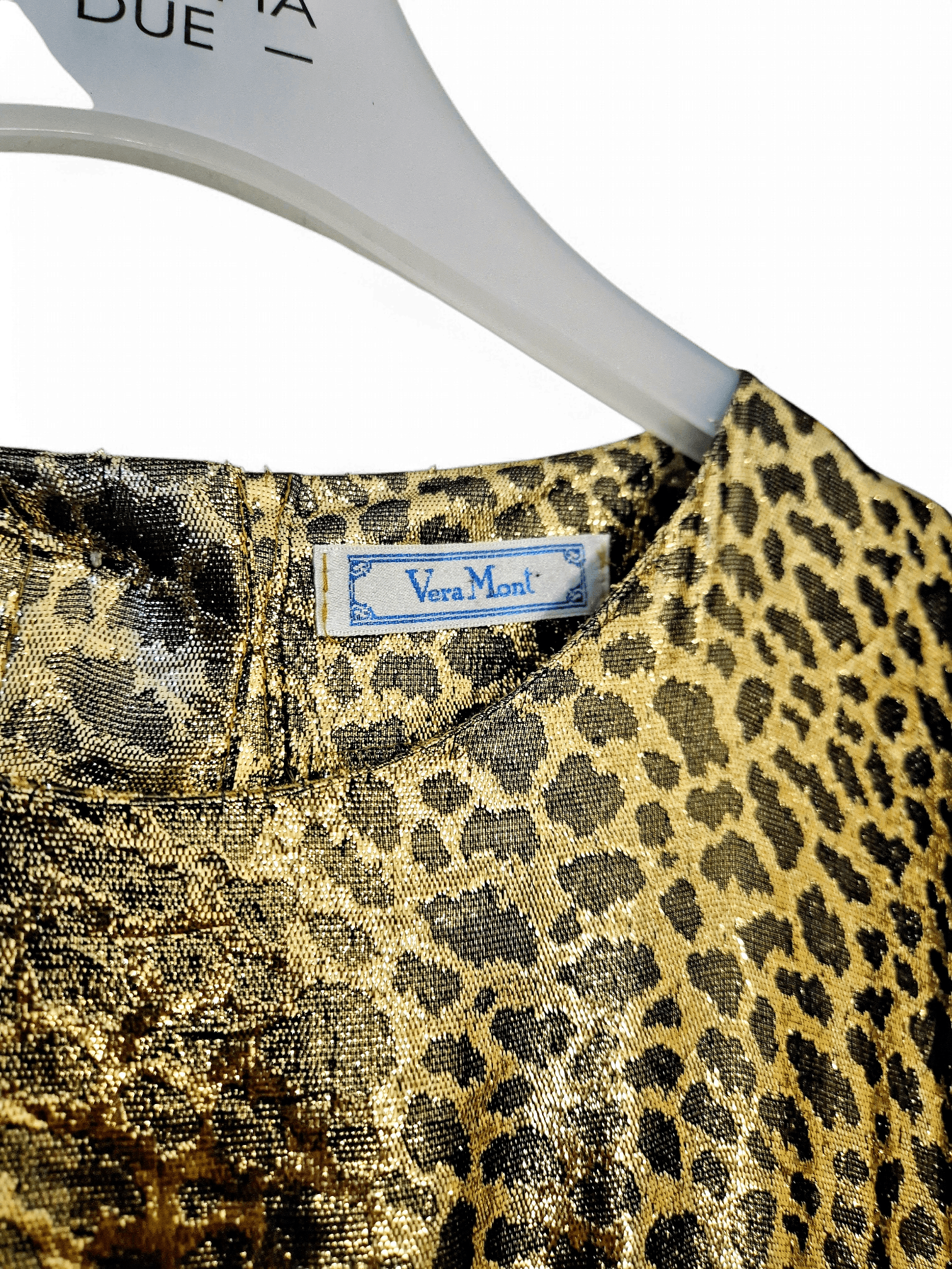 2.Vera Mont Leoparden-Cocktailkleid - Goldenes Paillettenkleid 3