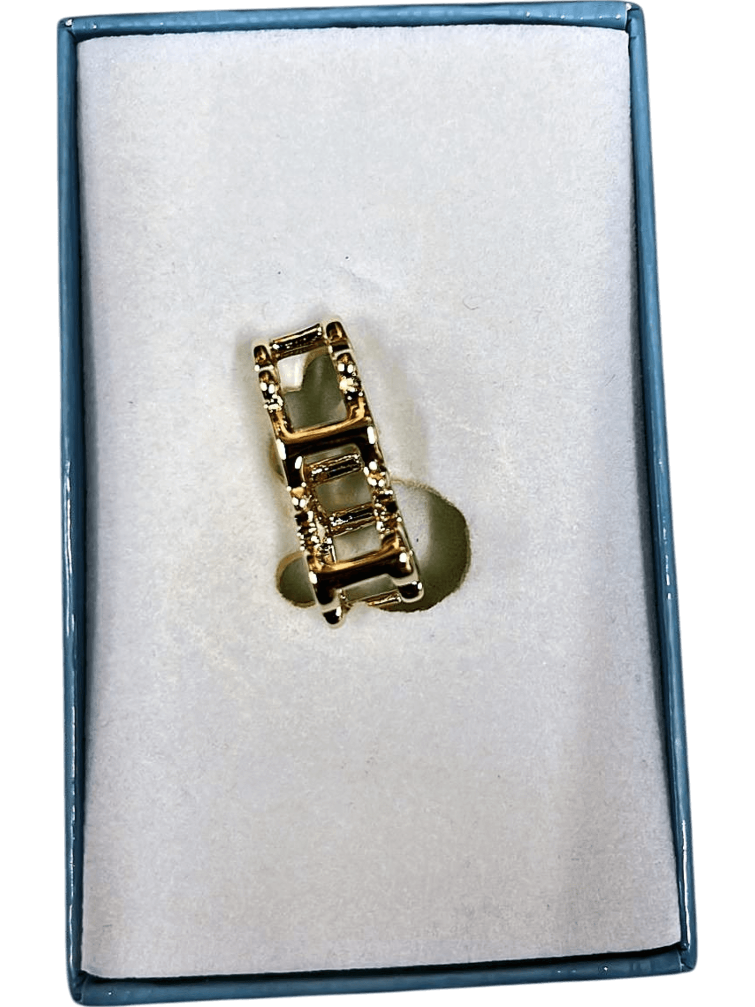 Goldenes Schmuckstück - Anhänger  2