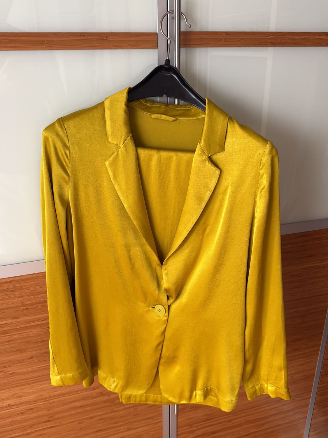 United Colors of Benetton Yellow Blazer - Elegant Satin-like Jacket 1