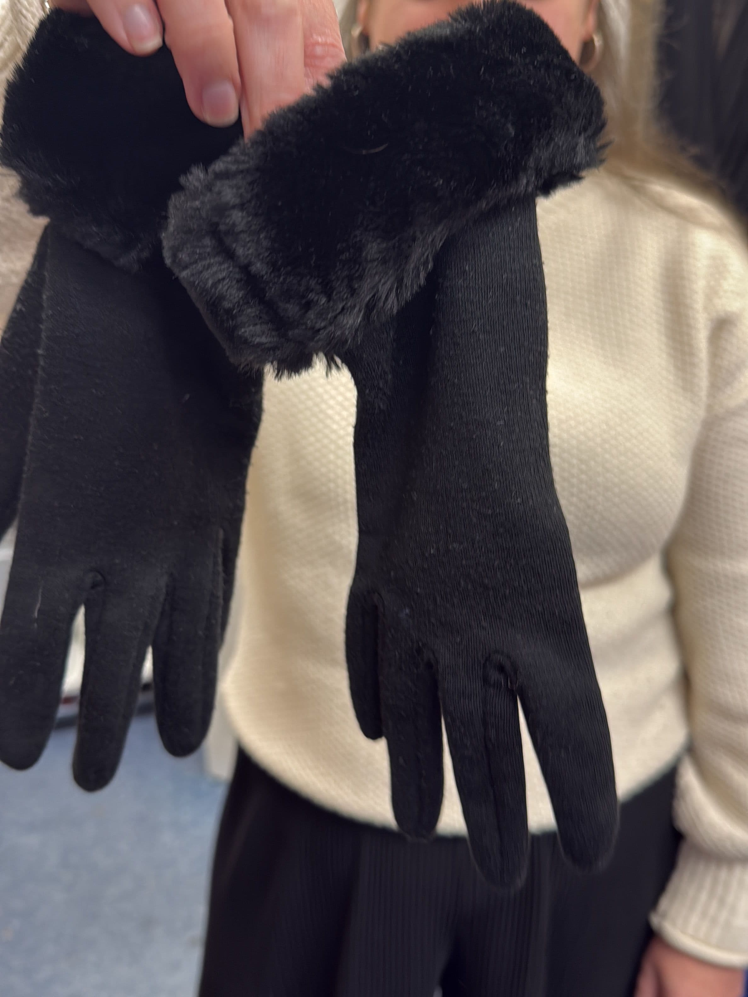 St Michael's Black Knit Gloves with Faux Fur Cuff - Winter Accessory 1