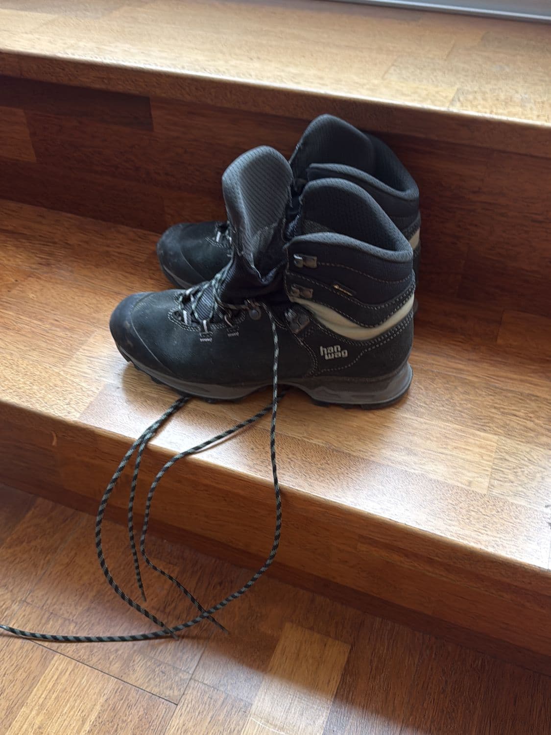 Hanwag Tajo GTX Hiking Boots - Black Leather Outdoor Footwear