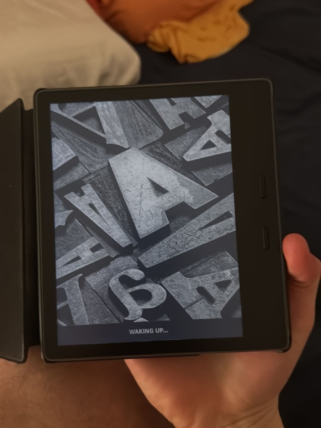 E-Reader with Protective Case 4