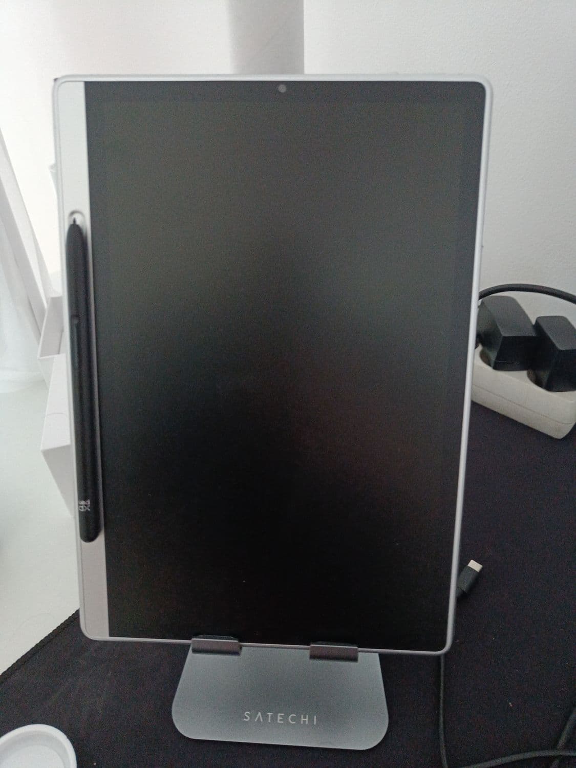 XP Pen MNP1095 Tablet 128GB with Stylus & Stand