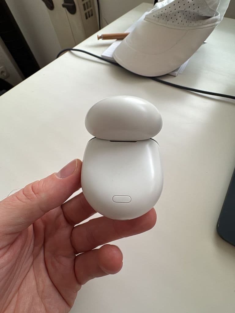 Google Pixel Buds Wireless Earbuds with Charging Case - White 3