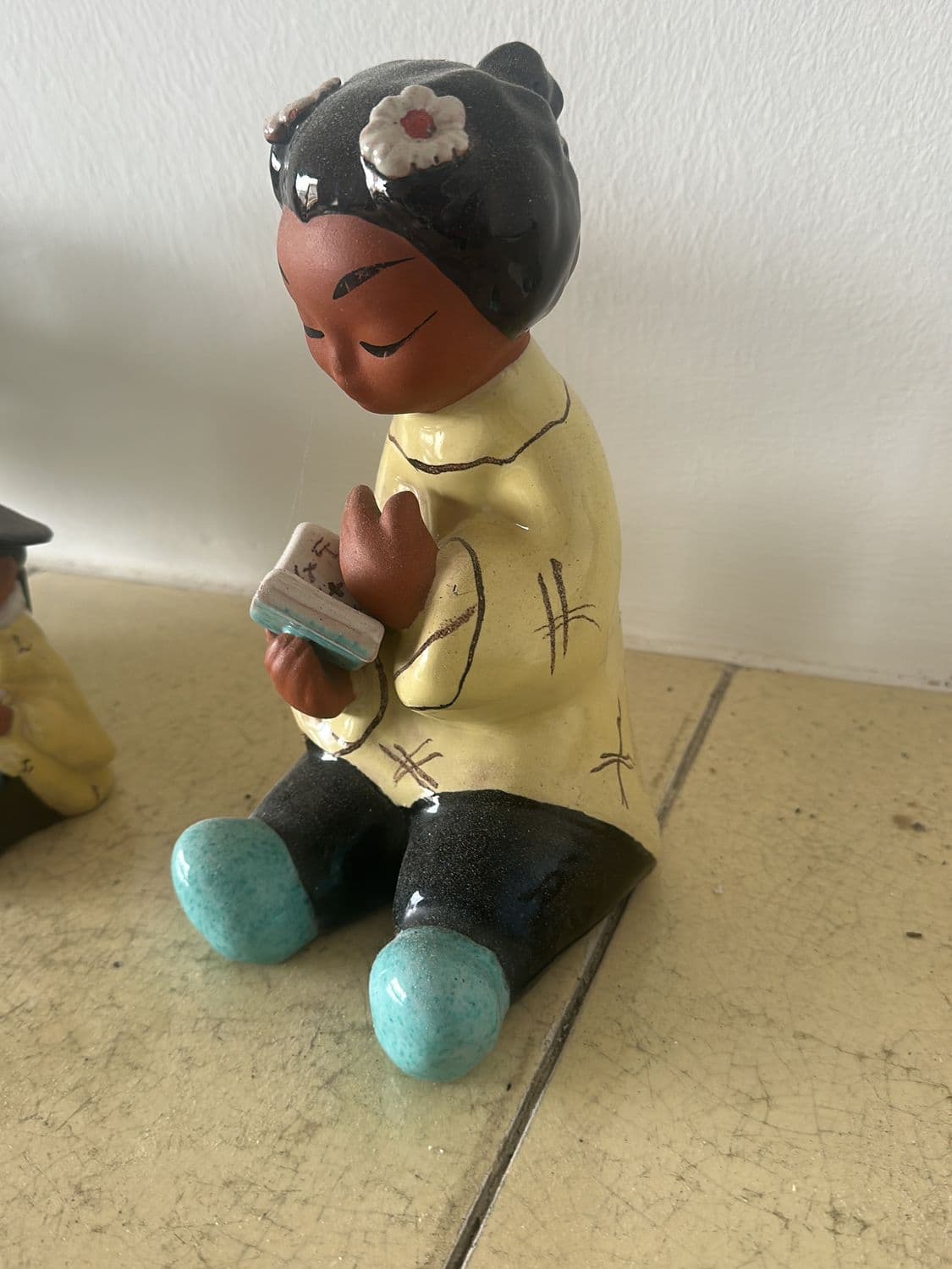 Vintage Ceramic Asian Figurine Reading Book in Traditional Dress 2