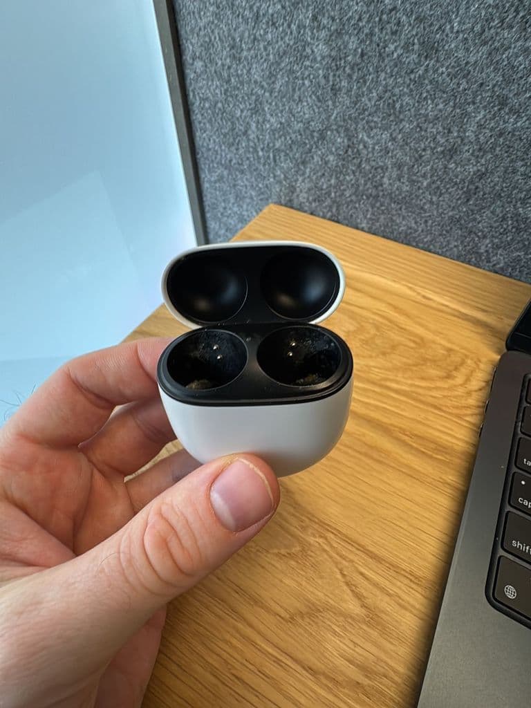 White Wireless Earbuds Charging Case 2