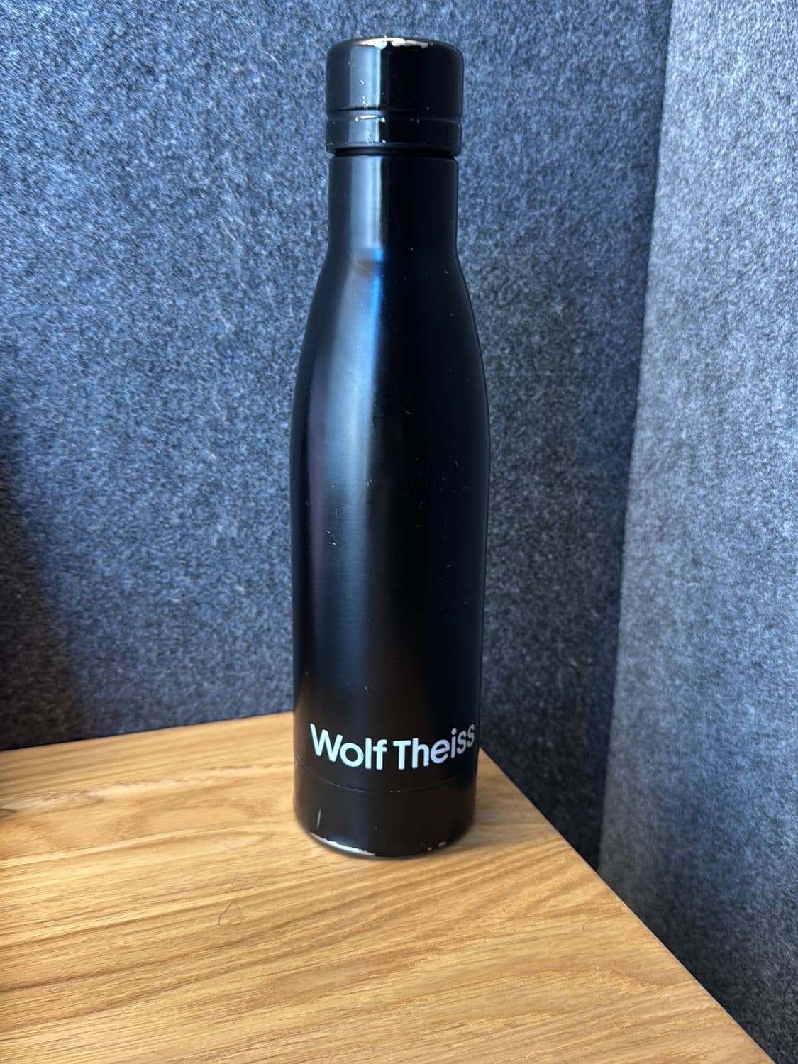 Wolf Theiss Insulated Aluminium Water Bottle - Black