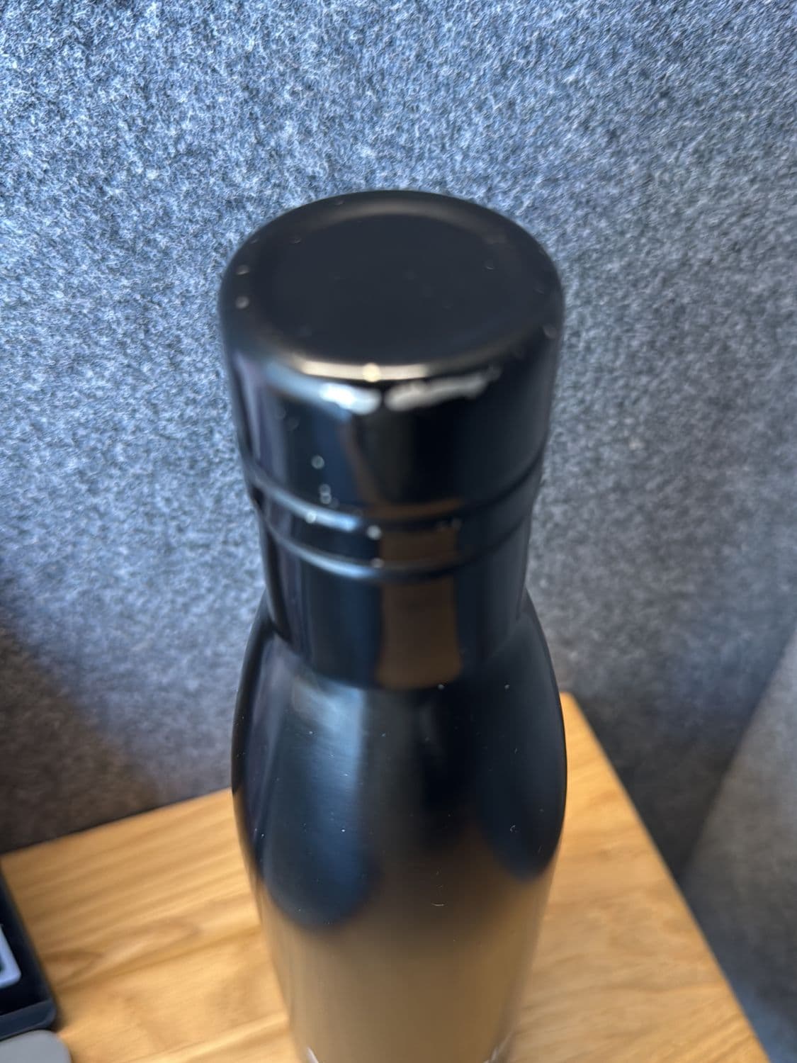 Wolf Theiss Insulated Aluminium Water Bottle - Black 4