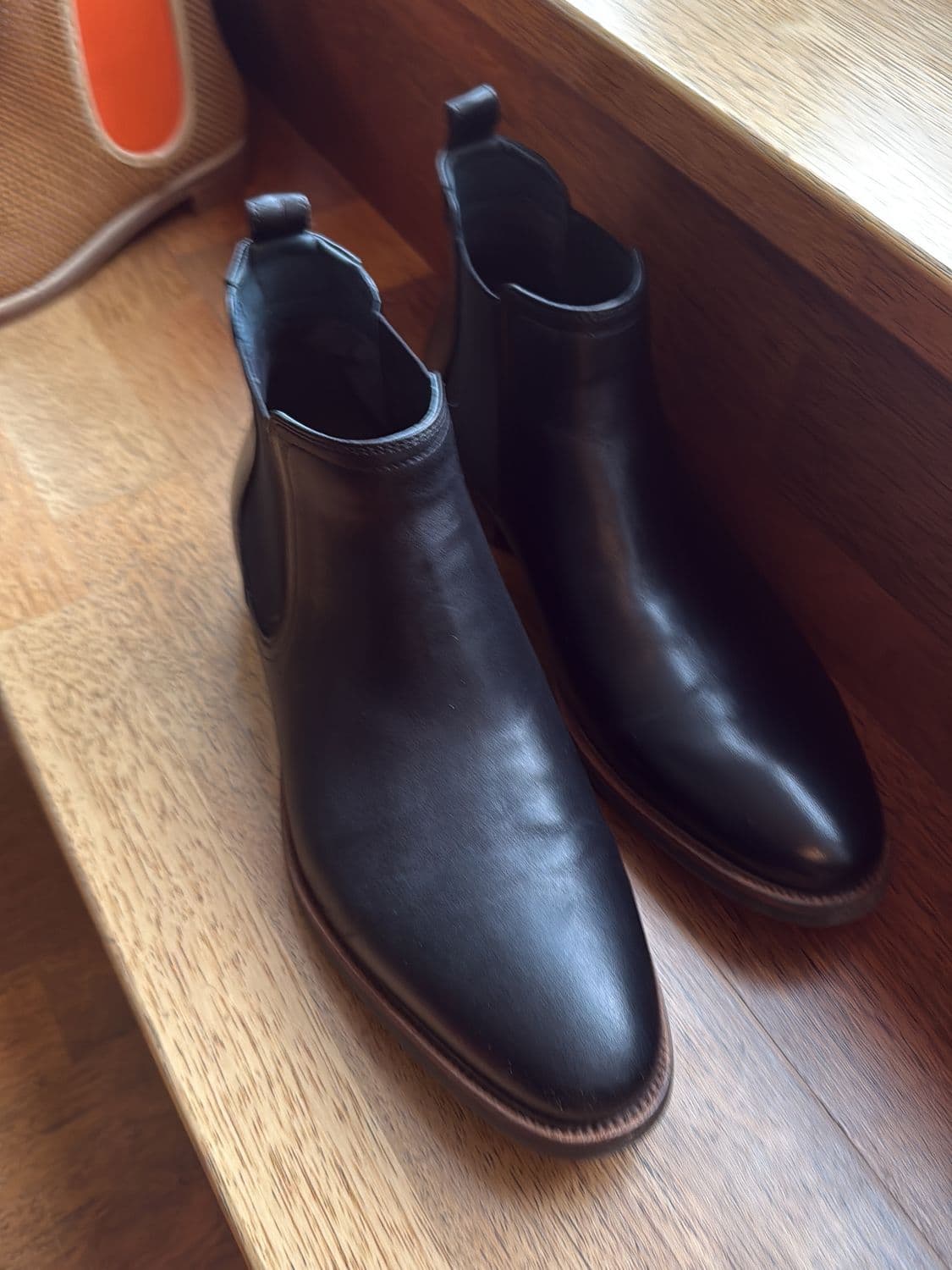 Black Leather Chelsea Boots - Size 44 4