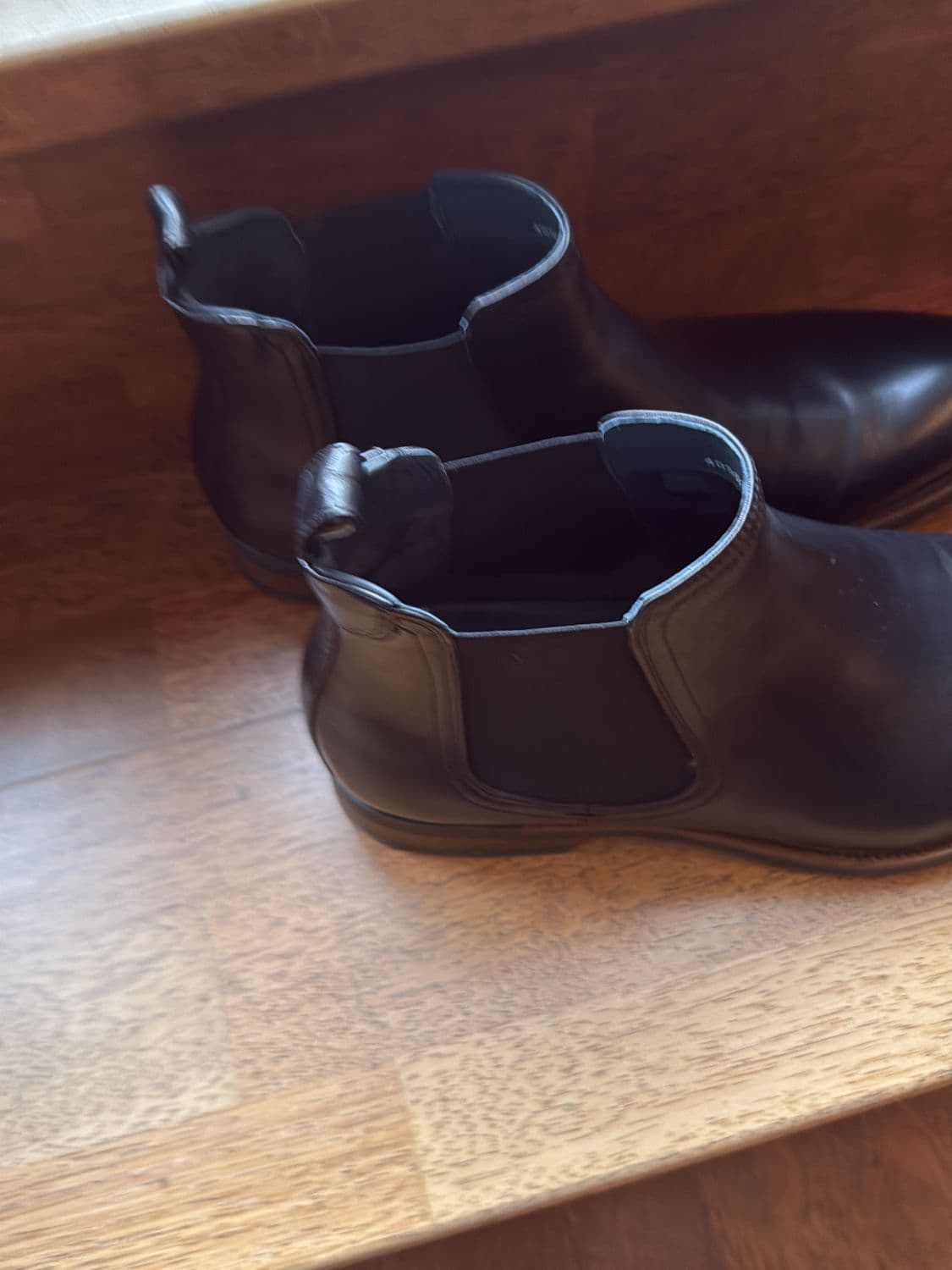 Black Leather Chelsea Boots - Size 44 5