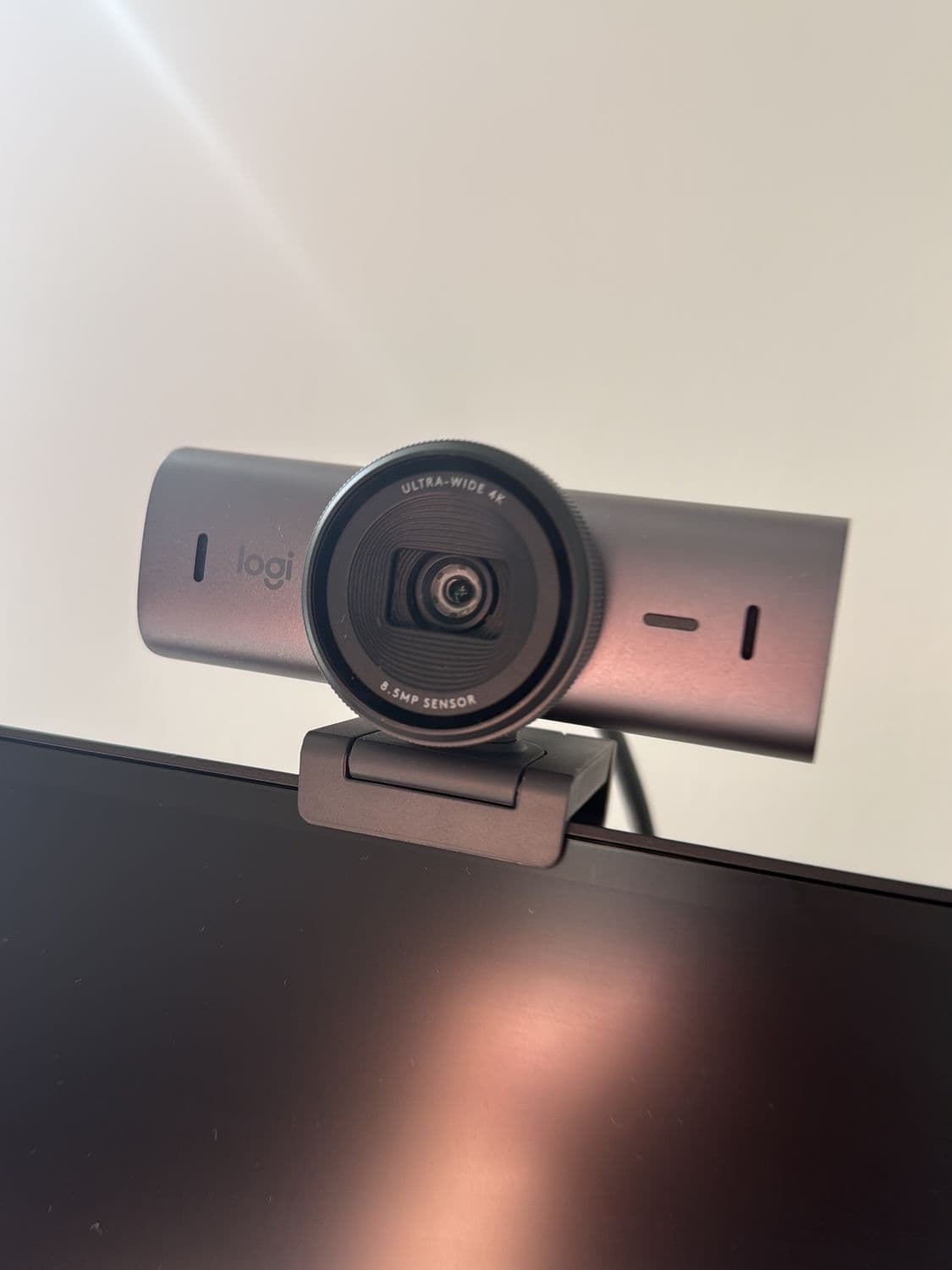 Logitech Ultra-Wide 4K Webcam with 8.5MP Sensor 3