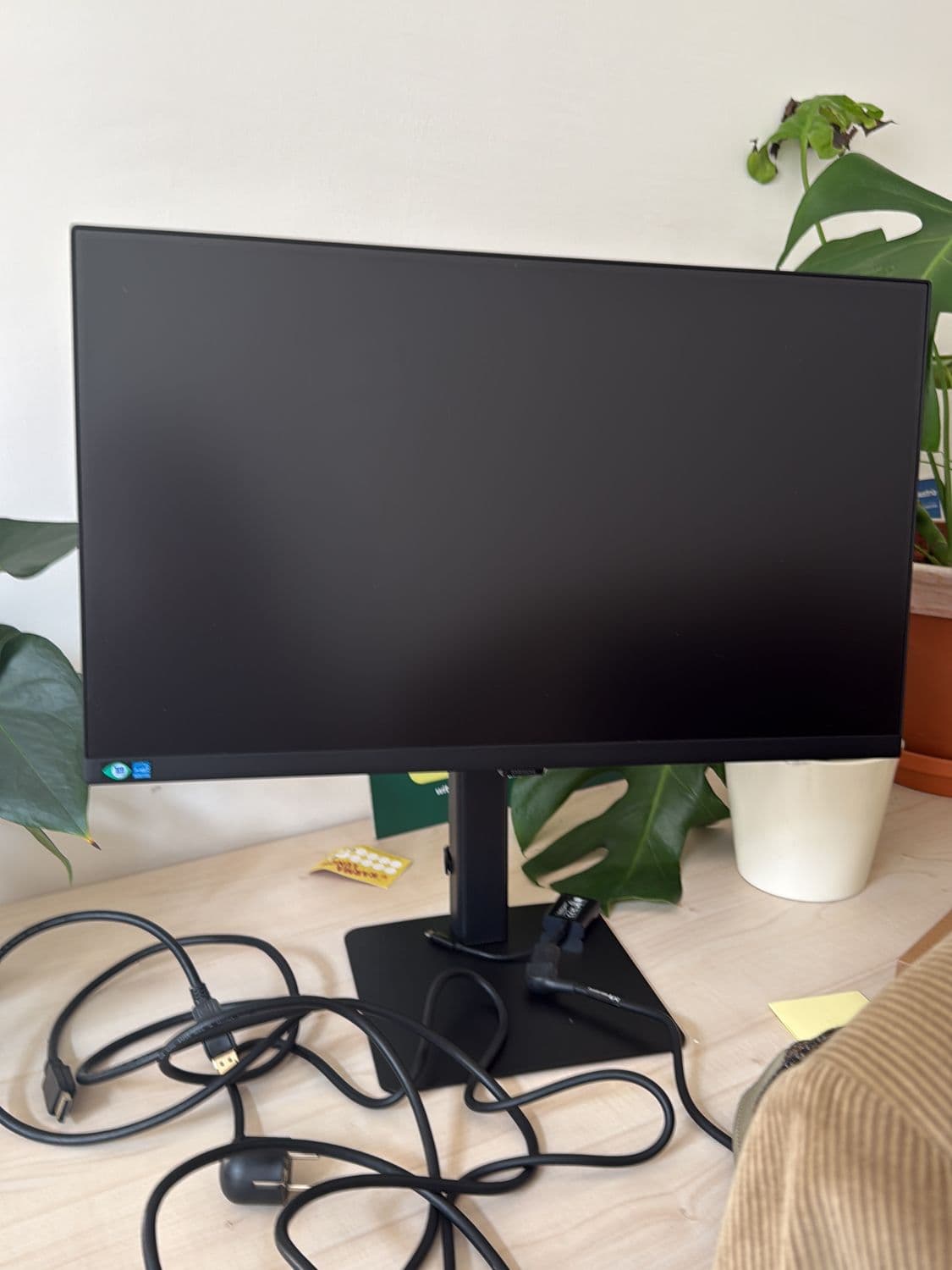 Samsung Computer Monitor with Adjustable Stand and Cables