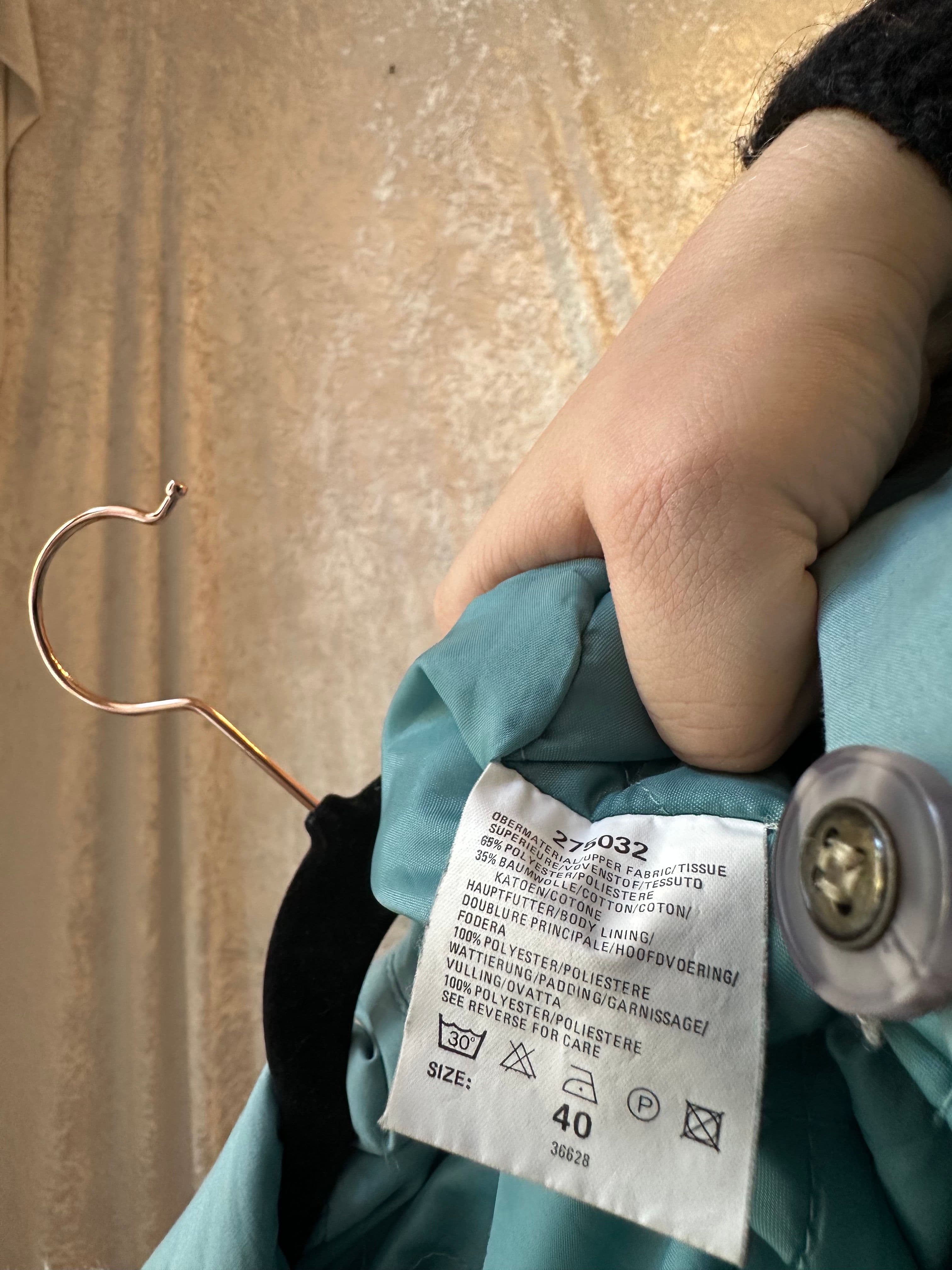 Vintage 90’e Light Blue Parka with fake Fur Hood - Size 40 4